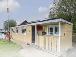 Houseboat in Stalham