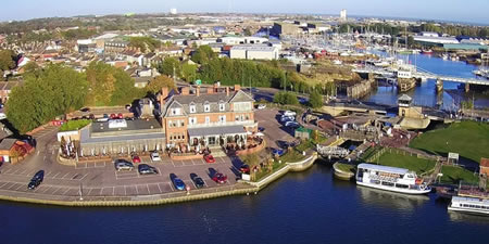 Oulton Broad holiday guide and map